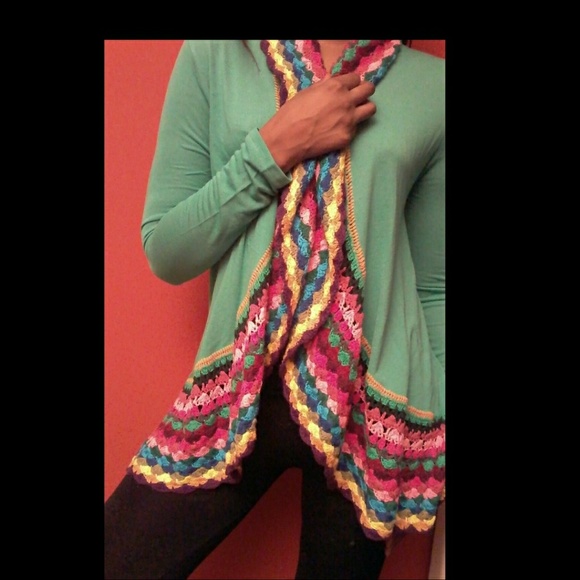 Boho sweater with multi-color knit trim! - Picture 2 of 4
